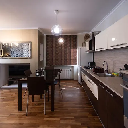 Apartment Revalia T1 Airport-bus Station One-bedroom